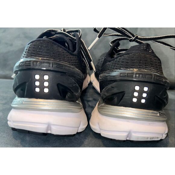 Under Armour SpeedForm Gemini 2 running shoe in a black, white, and metallic sil - Picture 5 of 8